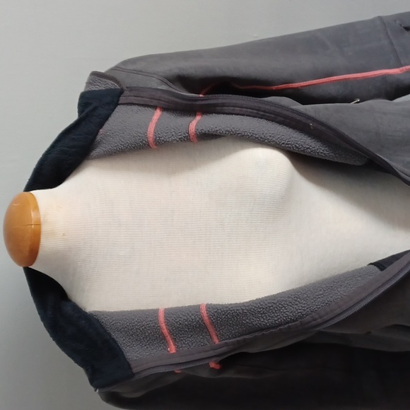 Under Armour Size XL - Picture 8 of 10